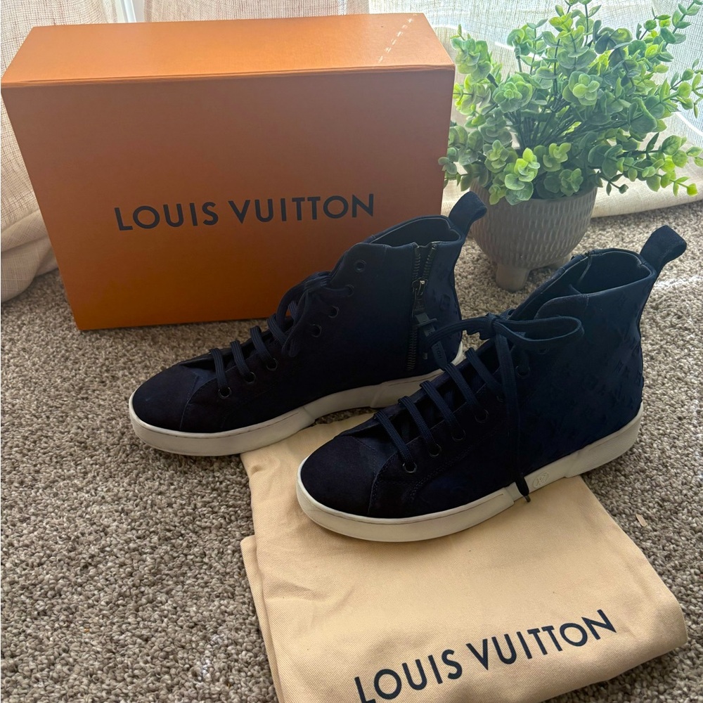Louis Vuitton Dark Blue High-Top Sneakers sz6